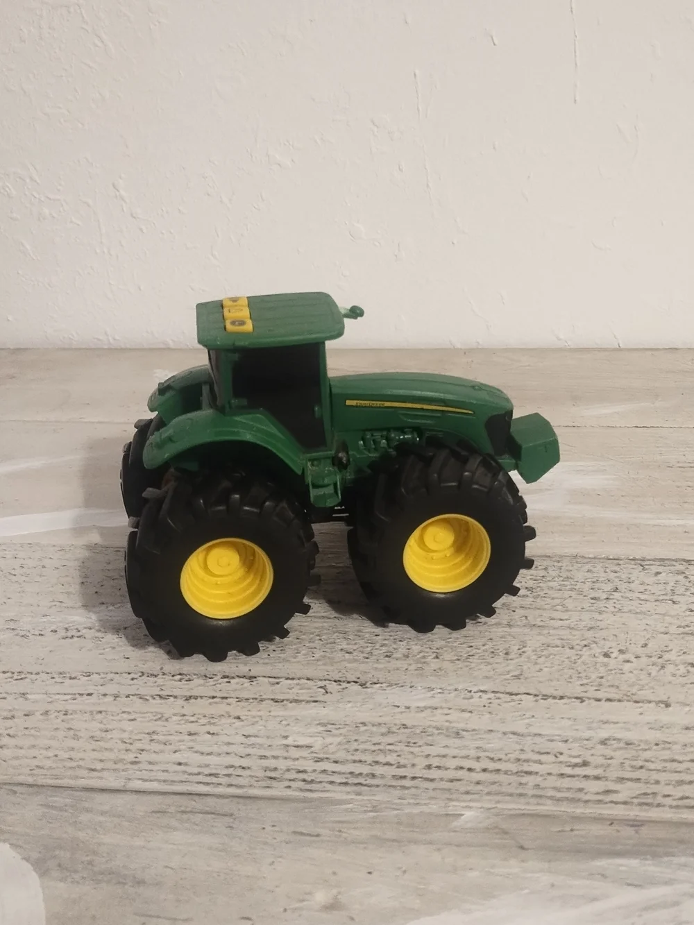 John Deere Toy Tractor Green Yellow  Big Wheels